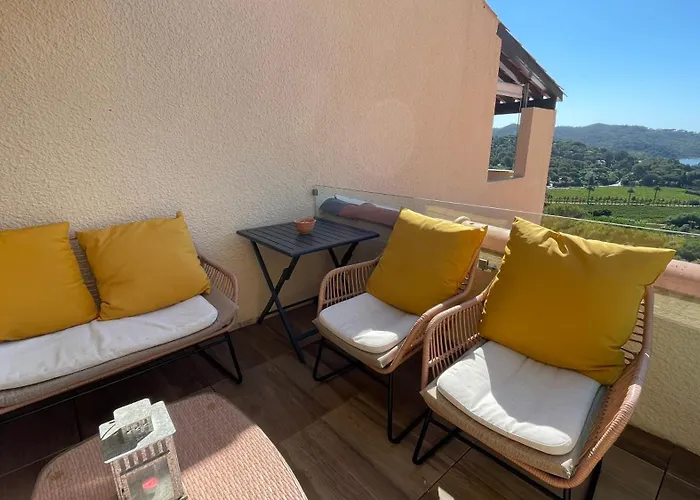 Gigaro View 2 Duplex Sylvabelle لا كروا فالميه